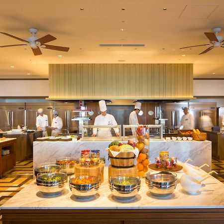 Hotel Intercontinental Yokohama Grand By Ihg Esterno foto The open kitchen at the restaurant