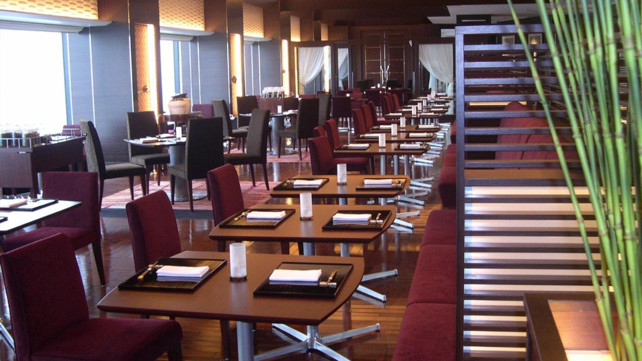 Hotel Intercontinental Yokohama Grand By Ihg Esterno foto The interior of the lounge