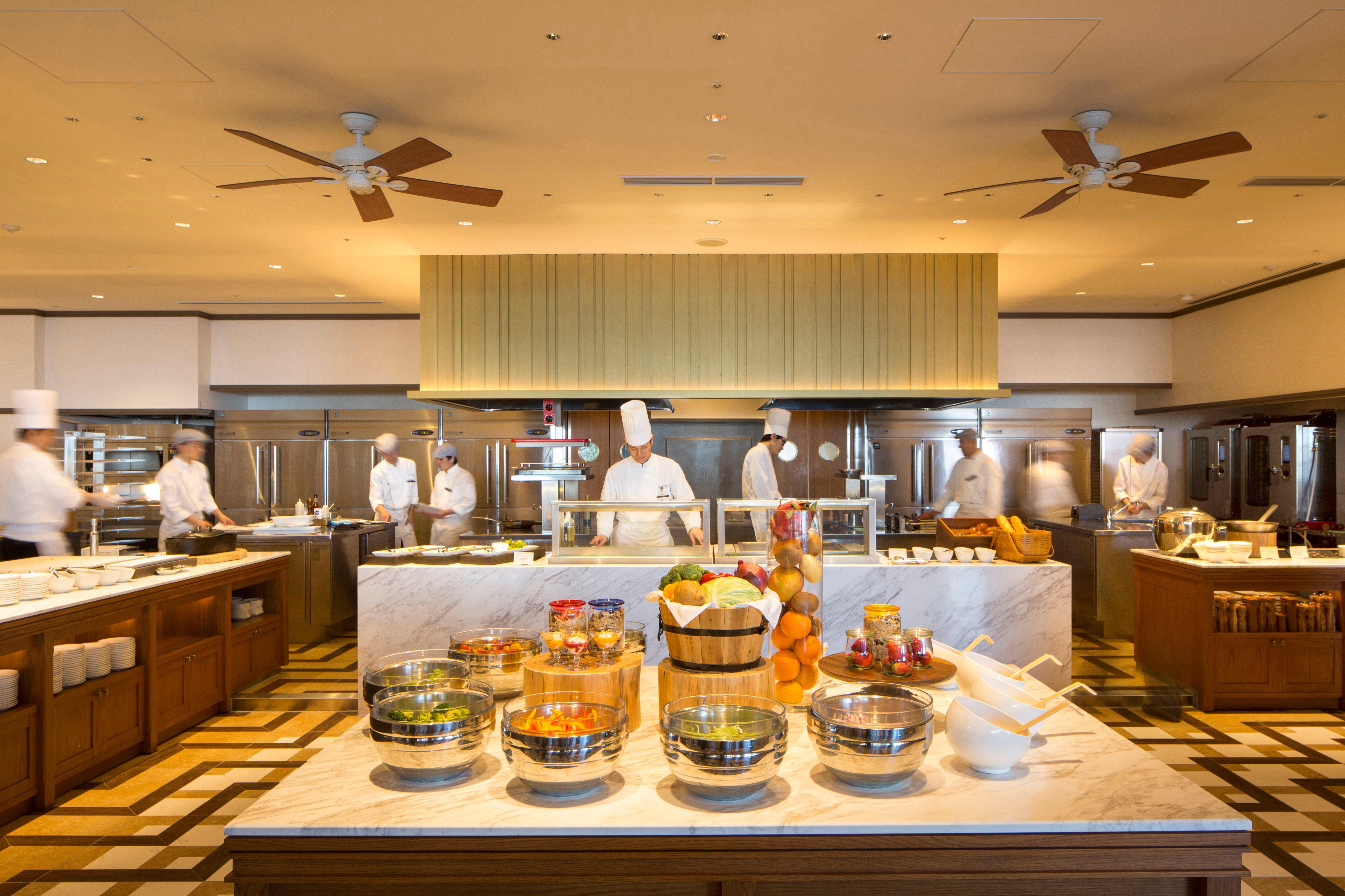 Hotel Intercontinental Yokohama Grand By Ihg Esterno foto The open kitchen at the restaurant